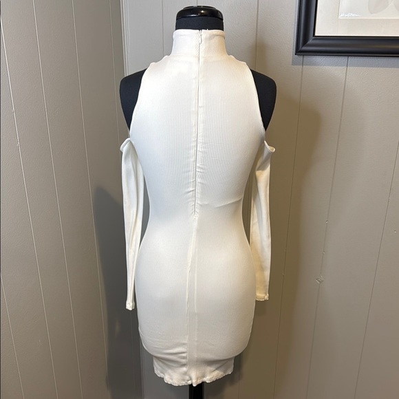 Z Privacy Please Women’s XS Off-White Cold Shoulder Ribbed Mini Dress - Picture 3 of 5